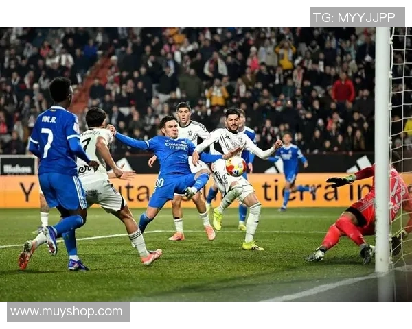 足总杯惊天冷门拜仁狂胜切尔西四球引爆全场激情时刻回顾