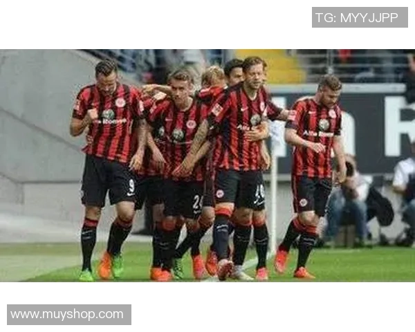 德甲激战巴黎圣日耳曼与尤文图斯战成平局红牌事件引发全场热议