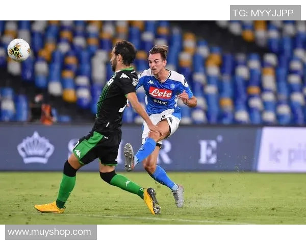 意甲焦点战：拜仁与那不勒斯激战成平局引发转会热议